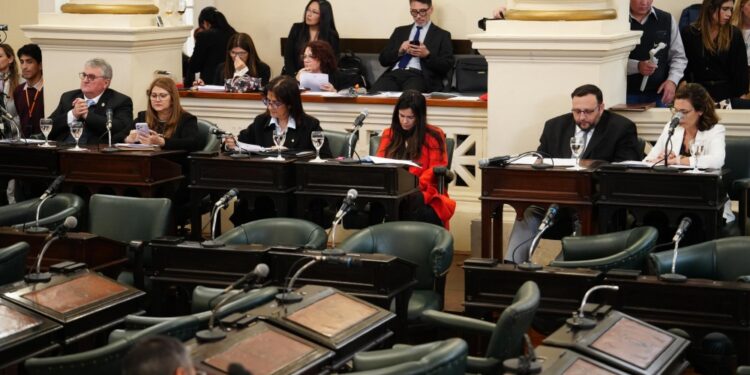 SESIÓN 16: Diputados dio media sanción al Legajo Único Digital en Corrientes