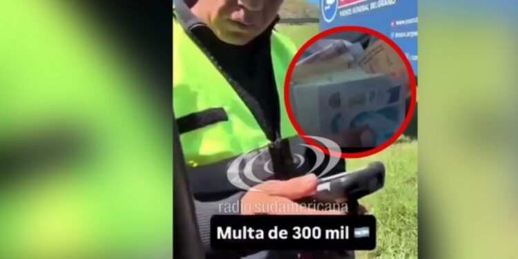 PUENTE CHACO CORRIENTES: Turista brasileño denunció que policías le cobraron $300 mil por una infracción