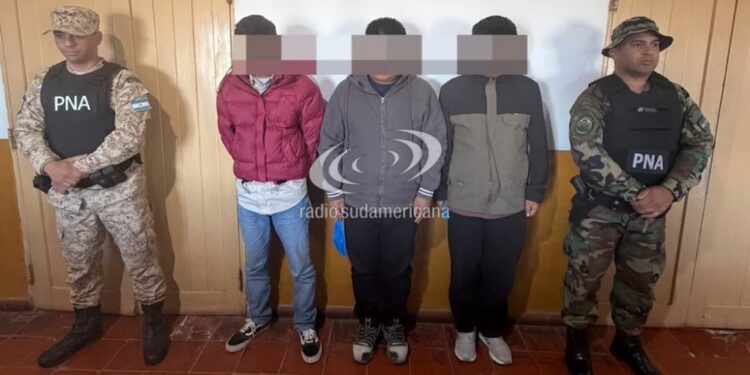 ENTRADA ILEGAL AL PAÍS: Turistas chinos fueron expulsados del país por Paso de los Libres