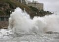 VARIAS CIUDADES AFECTADAS: Temporal en la Costa Atlántica: la crecida de mar provocó destrozos