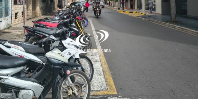 CENTRO CAPITALINO: Denunció que le robaron su moto y había estacionado en otro lugar