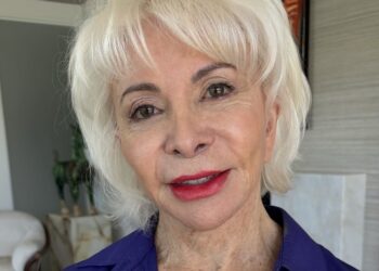 Isabel Allende, escritora chilena, resumió la vida en una poderosa frase: «La vida es puro ruido entre dos insondables silencios»