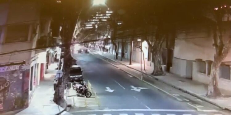 «Agarralo, sacale las cosas»: el video del intento de robo del adolescente de 14 años que fue liberado por la jueza Laura De Marinis
