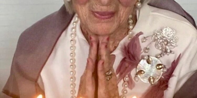 Carmen Sorolla ‘Patu’, 108 años: “Me pinto los labios todos los días, siempre me piden el DNI porque no se creen la edad que tengo”