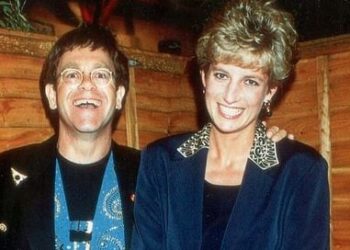 Un familiar de Lady Di estaba en contra de la presencia de Elton John en su funeral: “No me estarás diciendo que un homosexual va a cantar un tema pop”