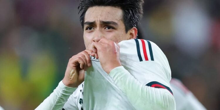 Hizo un recorte de ensueño y metió a México en el partido: así fue el gol de Gil Mora ante Colombia