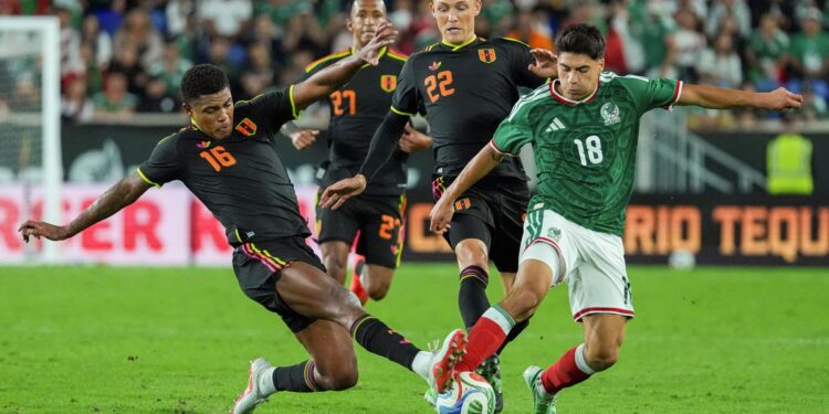 México empató ante Perú y sumó su segunda igualdad al hilo tras el Mundial