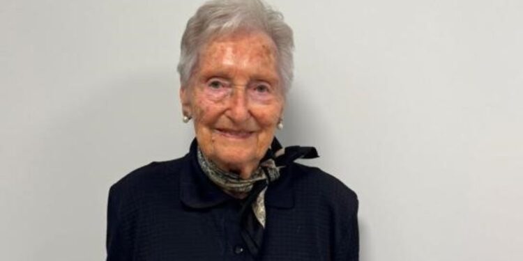 Mercedes Olano, 101 años, de San Sebastián: «Caminaba mucho, unos siete kilómetros cada día y casi siempre sola. He sido muy independiente y he disfrutado de momentos en soledad»