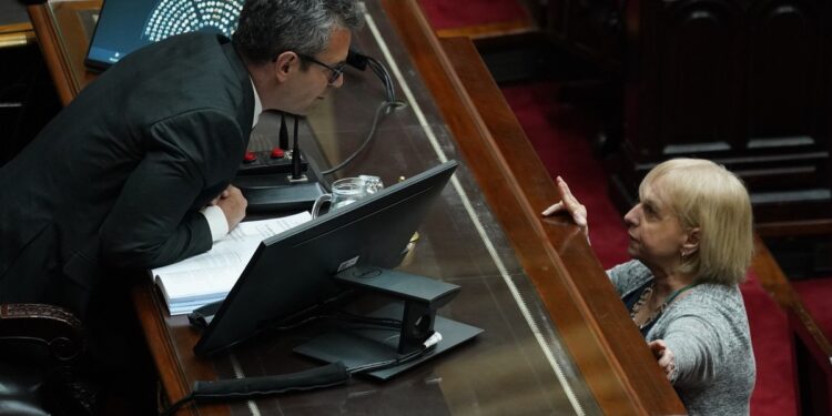 Endeudamiento: el oficialismo negocia con aliados para imponer su proyecto esta semana