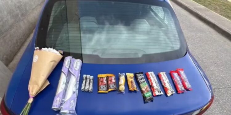 CÓRDOBA: Cayó por ladrón y «romántico»: robó un ramo de flores y chocolates el día de la primavera