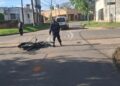 MIÉRCOLES EN CORRIENTES CAPITAL: Motociclista sin casco chocó contra un utilitario y sufrió lesiones