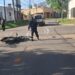 MIÉRCOLES EN CORRIENTES CAPITAL: Motociclista sin casco chocó contra un utilitario y sufrió lesiones