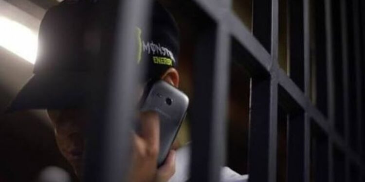 LEGISLATURA  DE CORRIENTES: Propusieron bloquear las señales de celulares en las cárceles