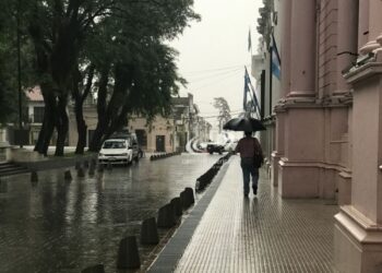 SERVICIO METEOROLÓGICO NACIONAL: Persiste el alerta por tormentas para Capital y varias localidades