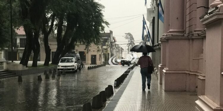 SERVICIO METEOROLÓGICO NACIONAL: Persiste el alerta por tormentas para Capital y varias localidades