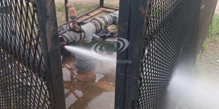 EN UN CENTRO DE DISTRIBUCIÓN: Tras robo de una válvula, Aguas de Corrientes reparó la pérdida de agua