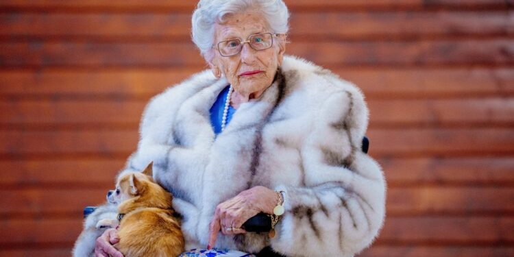 No resistió: murió la inseparable perra de la princesa Astrid de Noruega pocos días después del fallecimiento de su dueña