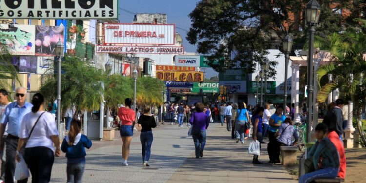APICC: Día del Empleado de Comercio: ¿abren los comercios este lunes 28?