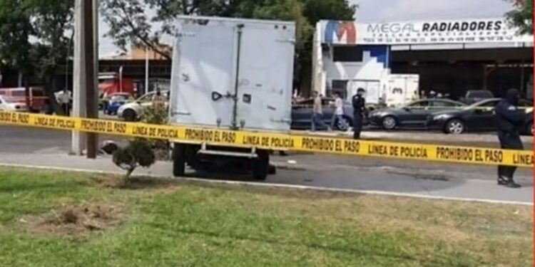 MÉXICO: Con su camión, atropelló a los tres delincuentes que lo habían asaltado