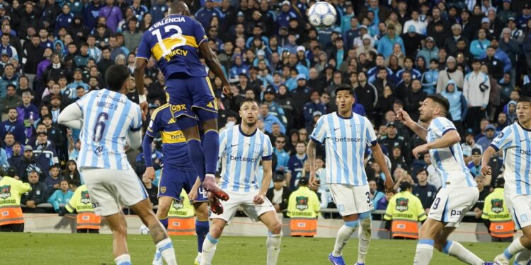 El uno por uno del triplete de cabeza de Enner Valencia a Racing en la Copa Argentina