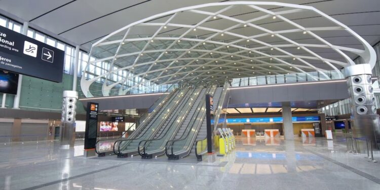 TERMINALES AÉREAS : Aeropuertos Argentina 2000 seguirá hasta 2049 con la concesión