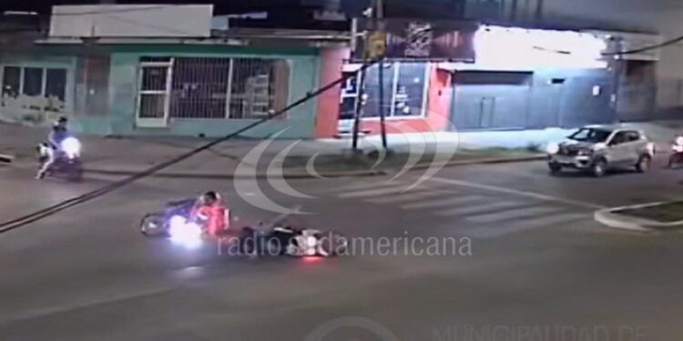 SINIESTROS VIALES : Motos: advierten que la luz roja y el exceso de velocidad saturan las urgencias del hospital
