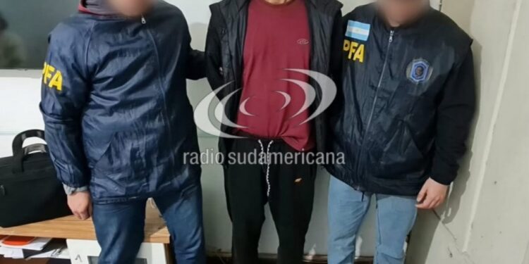 OPERATIVO: Desbarataron una banda que usaba identidades falsas para comprar celulares