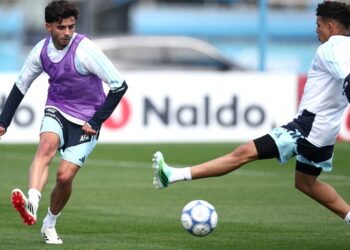 El presente de Santiago Simón, el ex River que sorprendió en la lista de Scaloni