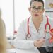 Cristina García Casals, ginecóloga: «Hace quince años era anecdótico recibir una consulta por síntomas de la menopausia»