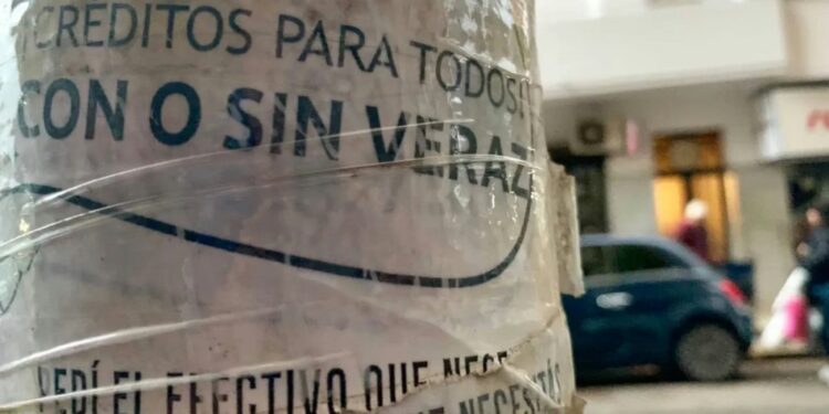 ENDEUDAMIENTO Y USURA: «¿Algún prestamista?»: la deuda que empieza para llegar a fin de mes