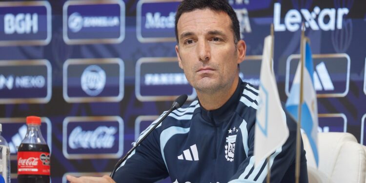 El centro de Scaloni a Paredes: «Pertenece a la Selección, las puertas están abiertas»