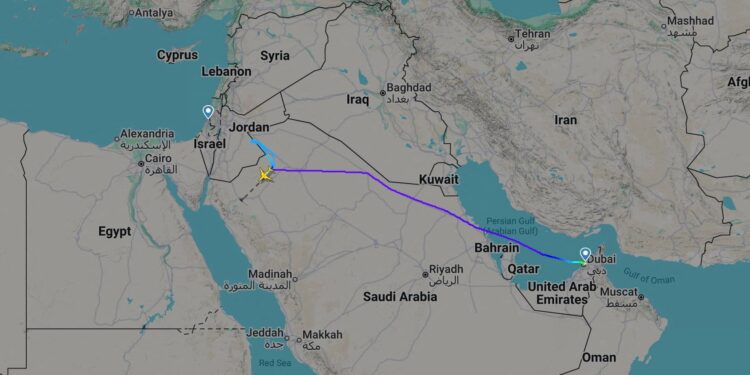 “El avión cayó en picada de repente”: pasajeros israelíes relatan el caos a bordo de un vuelo entre Dubai y Tel Aviv