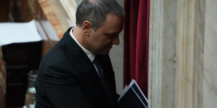 Sugestivo silencio en las redes libertarias tras la descargo judicial de Adorni sobre su patrimonio