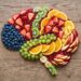 La fruta que los neurólogos recomiendan para cuidar el cerebro después de los 50 años