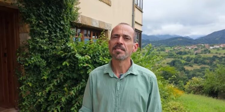Axel, el argentino que quiere repoblar la España vaciada: “Por el precio de un piso en Madrid puedes comprar casi una aldea en Asturias”
