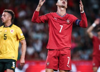Cristiano Ronaldo y una noche de pura frustración en Portugal: siete tiros, gol anulado por el VAR y el récord de los 1.000 que espera