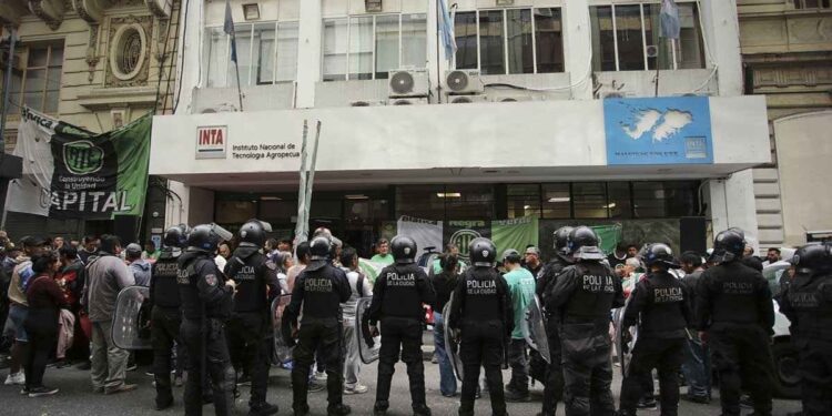 «El robo del siglo»: ATE denunció que un funcionario cobró más de $ 100 millones de indemnización del Estado y al día siguiente lo recontrataron con un sueldo millonario en el INTA
