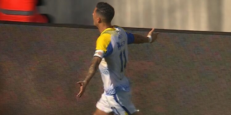 Video: el golazo de Di María con el que Rosario Central le empató a Estudiantes en la Supercopa Internacional