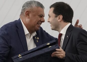 Di Carlo, fuerte: «La AFA es de los clubes, no de una persona»