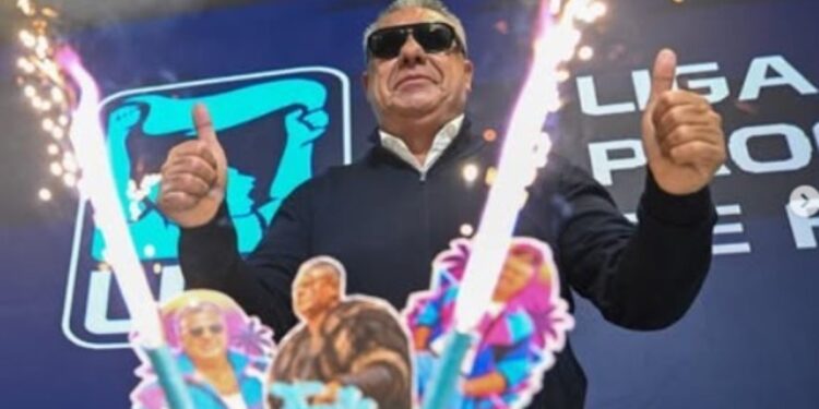 Las fotos del cumpleaños de Tapia: los anteojos negros en el Comité Ejecutivo y la torta con Scaloni y los jugadores