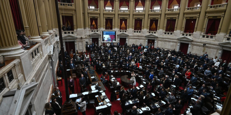 Tras la reforma de Zonas Frías, los aliados desconfían del Gobierno y piden que el subsidio a la luz salga por ley