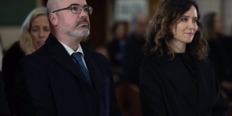 Ayuso da 48 horas al Gobierno para desmantelar Sol o irá a los tribunales: “La impunidad y la ilegalidad no pueden seguir campando a sus anchas”