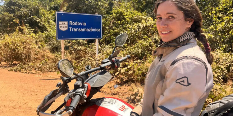 Alicia Sornosa, periodista, recorrió 8.000 km en moto por Perú y el Amazonas y revela cuál fue el mayor peligro: “Estás varios segundos a ciegas”