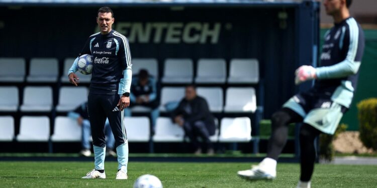 El primer 11 que paró Scaloni post Mundial