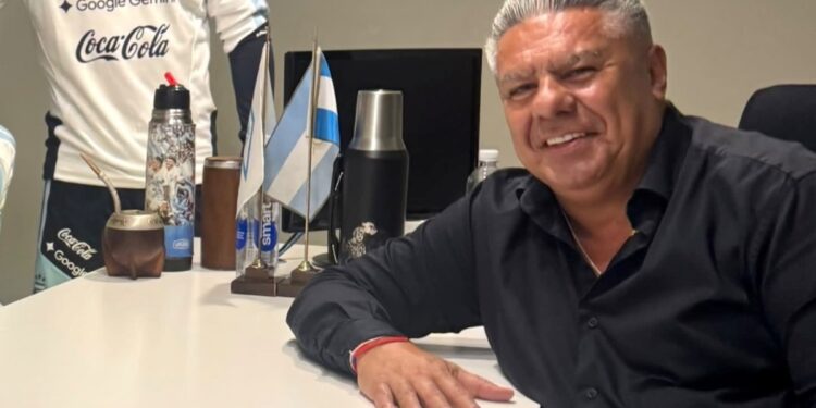 Sin Messi ni De Paul, quiénes están en la nueva foto cábala del Chiqui Tapia