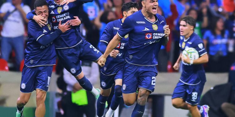 Cruz Azul evita el ridículo en el Azteca: la Máquina empata sobre la hora con Toluca FC en el estadio de la CDMX