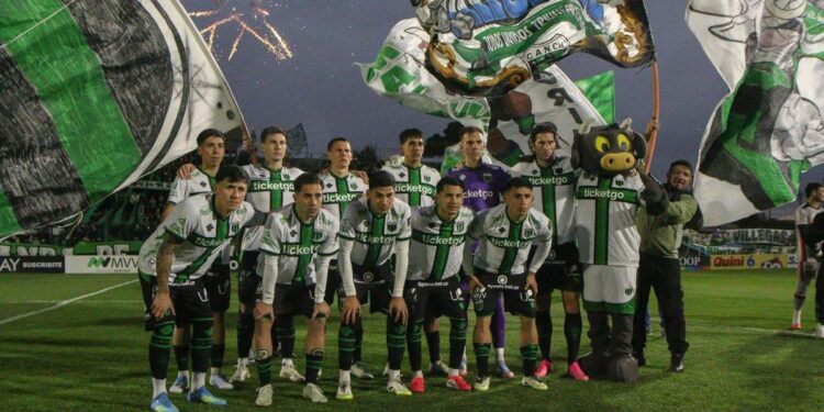 En un duelo clave por la permanencia, Chicago reaccionó y empató ante Patronato