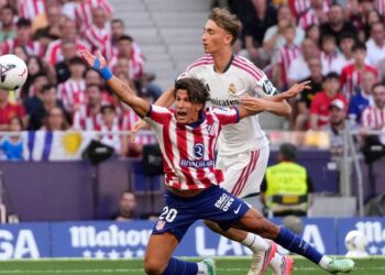 Súper Giuliano Simeone: le hicieron el penal, dejó al Real Madrid con 10 y sumó asistencia en el Atlético