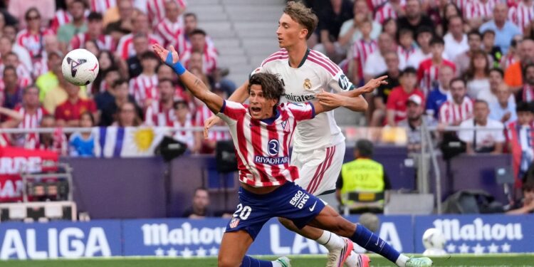 Súper Giuliano Simeone: le hicieron el penal, dejó al Real Madrid con 10 y sumó asistencia en el Atlético