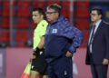 Hernán Darío “Bolillo” Gómez sufrió una de las peores derrotas en su carrera con El Salvador: “Con esto lo tienen que echar a uno”